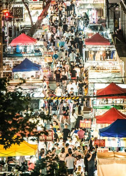 武汉大成路夜市焕新精彩，夜生活新篇章即将开启