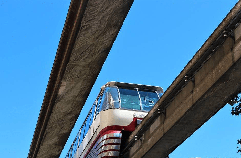 西宁市轻轨建设喜讯连连，共筑便捷未来